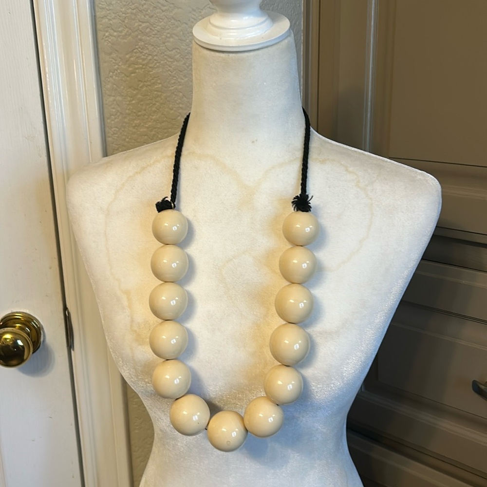 Gigantic bead necklace